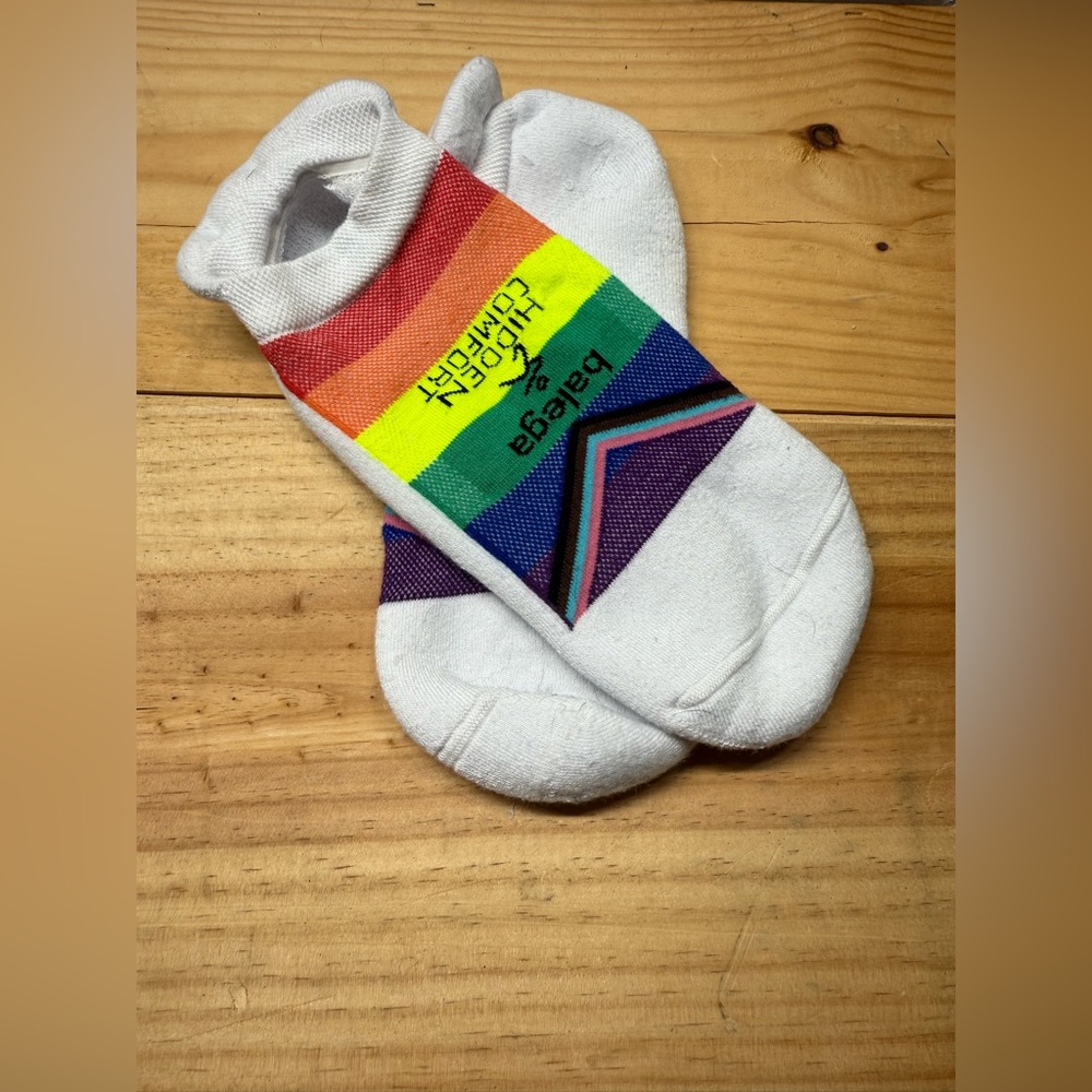 EUC (3) Balega High Cushioning No-Show Socks - Medium - Picture 4 of 4